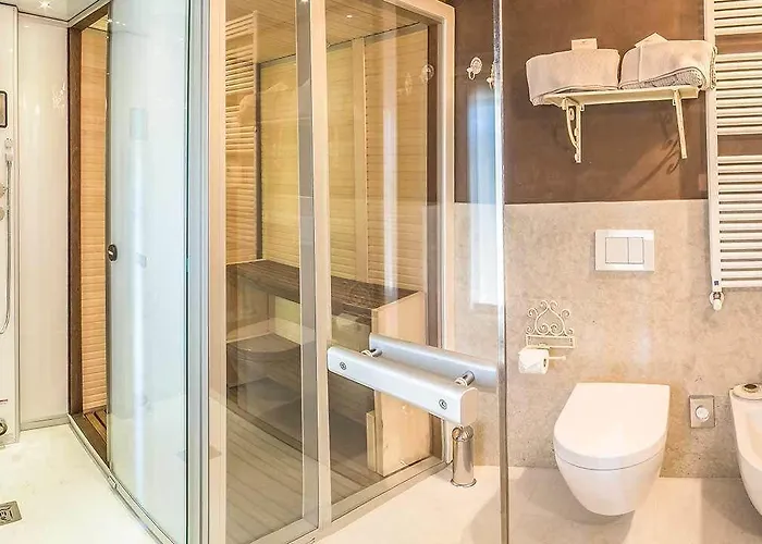 B&B Maison Resola - & Breakfast 4*