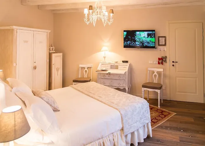 B&B Maison Resola - & Breakfast 4*